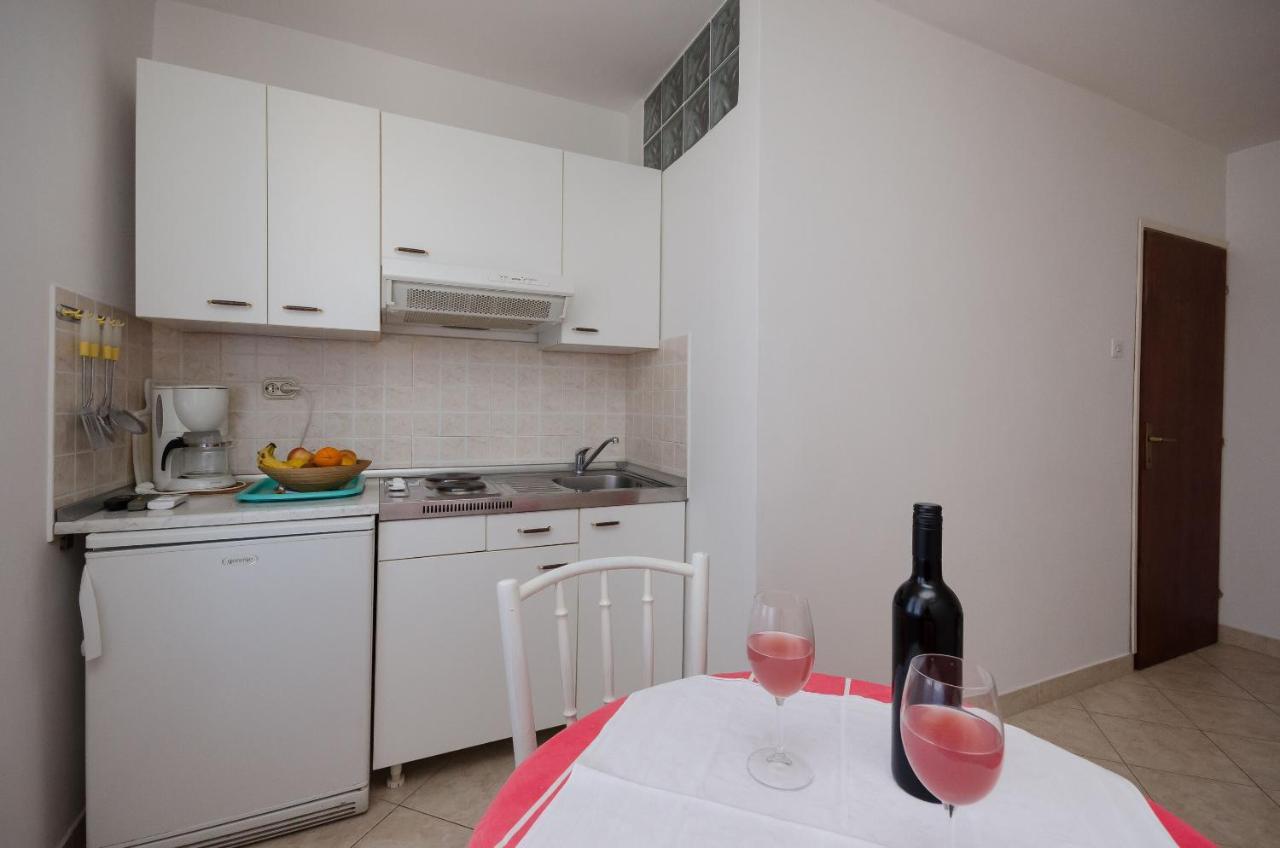Apartments Milan Poreč Exteriör bild