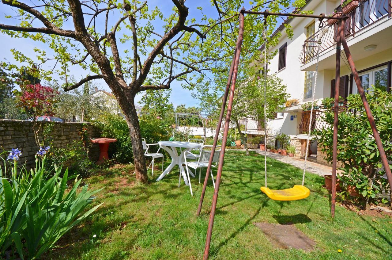 Apartments Milan Poreč Exteriör bild