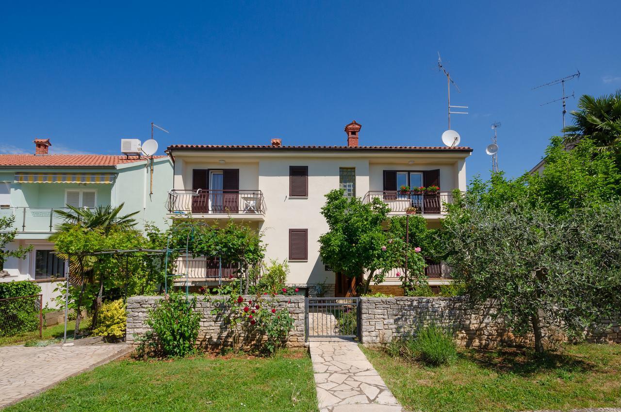 Apartments Milan Poreč Exteriör bild