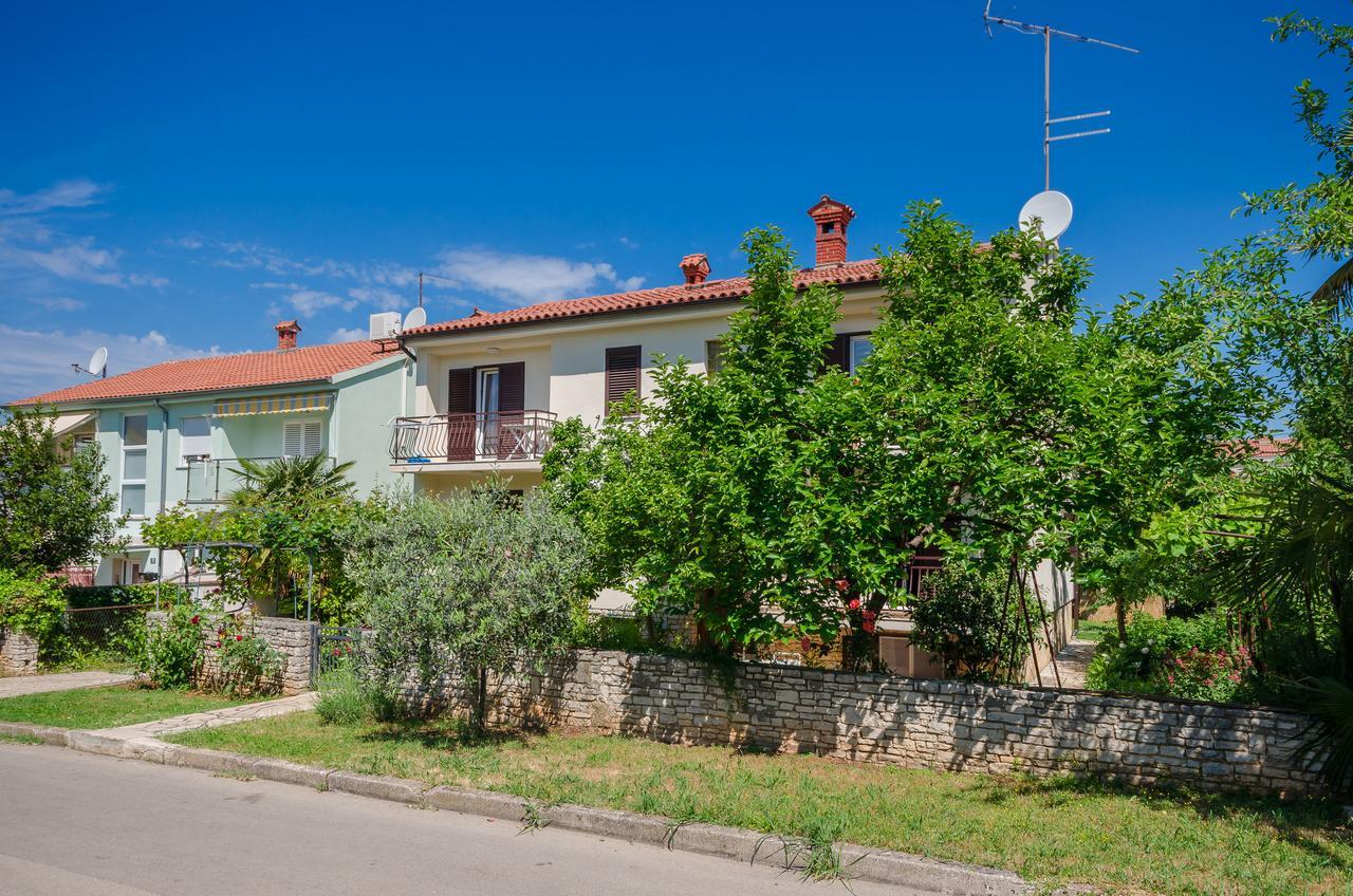 Apartments Milan Poreč Exteriör bild